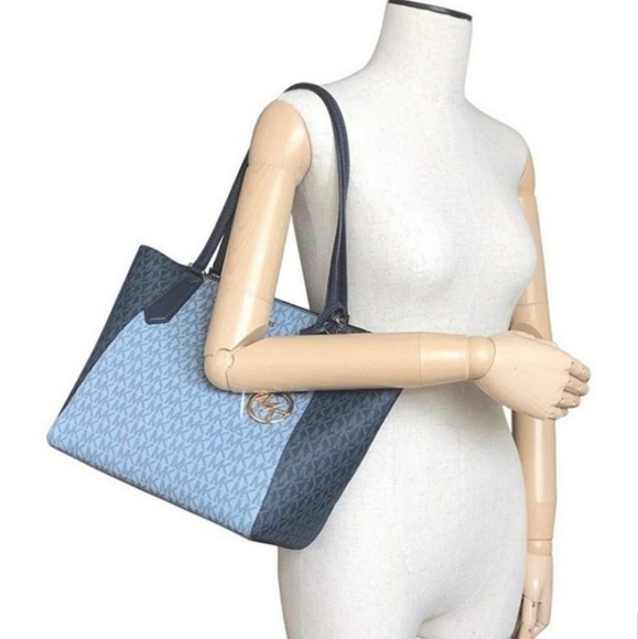 ⚠LAST ONE⚠️ Michael Kors Kimberly Small Tote - Picture 5 of 5